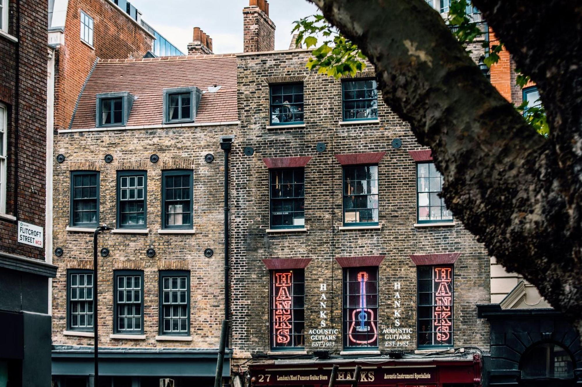 Chateau Denmark London Exterior photo The 100 Club, London